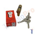 un cilindro in ottone con tre chiavi ideale per portoni o portoncini in alluminio o legno marca cisa