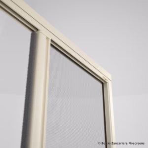 Zanzariera Bettio Scenipro ad apertura laterale senza binario a terra